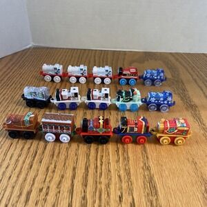 thomas and friends minis Christmas/Winter Train Lot Of 15